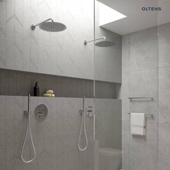 Deszczownica Oltens Sondera deszczownica 30 cm chrom okrągła niezawodna łatwa w czyszczeniu o nowoczesnym designie